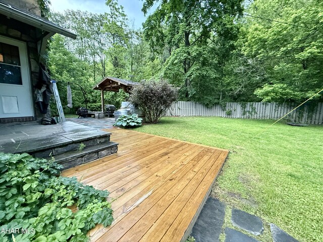 5 Log Cabin Ct, Altoona, PA 16602 - wooden terrace with a patio