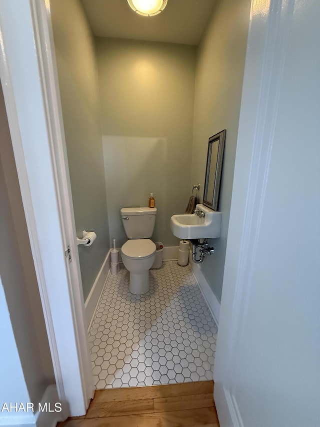 5 Log Cabin Ct, Altoona, PA 16602 - bathroom featuring toilet, baseboards, tile patterned floors, and a sink