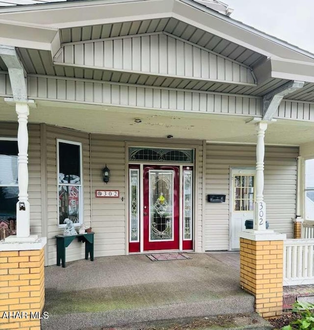 view of property entrance