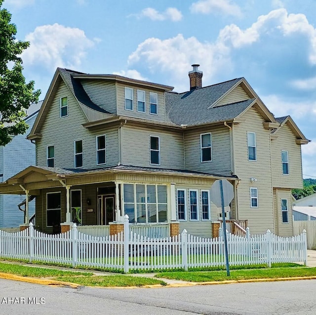 view of front facade featuring a porch