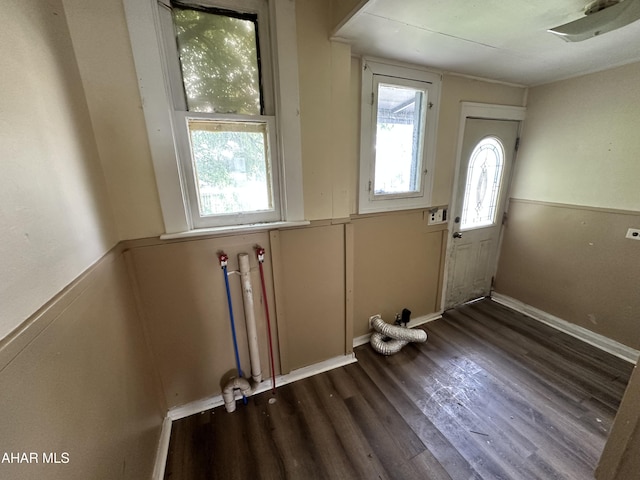 2013 7th Ave, Altoona, PA 16602 - foyer entrance featuring wood finished floors
