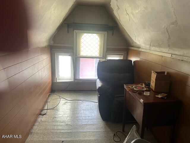 600 N 6th Ave, Altoona, PA 16601 - bonus room with vaulted ceiling