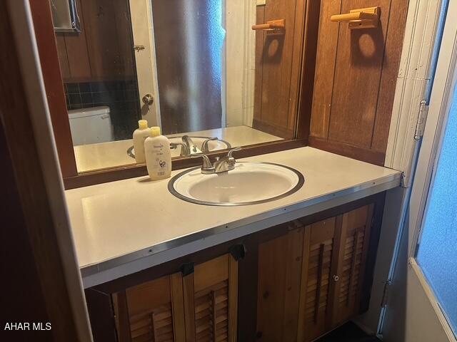 600 N 6th Ave, Altoona, PA 16601 - bathroom with vanity