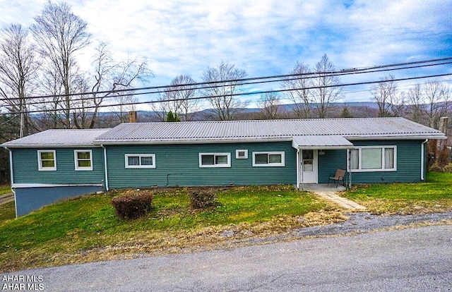 543 Meade St, Tyrone, PA 16686 - photo 1