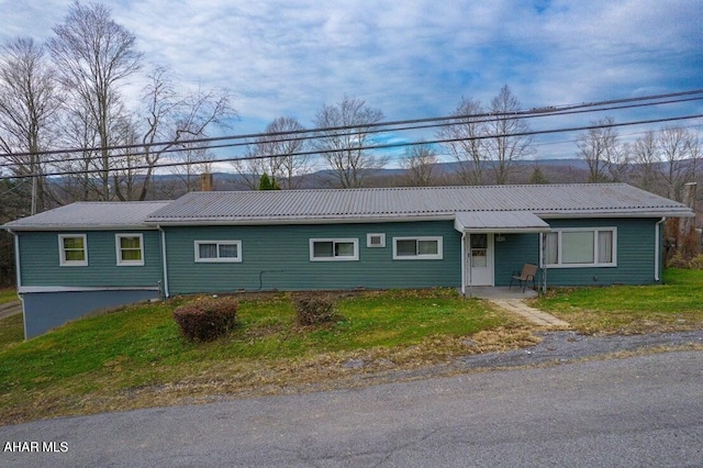543 Meade St, Tyrone, PA 16686 - photo 2