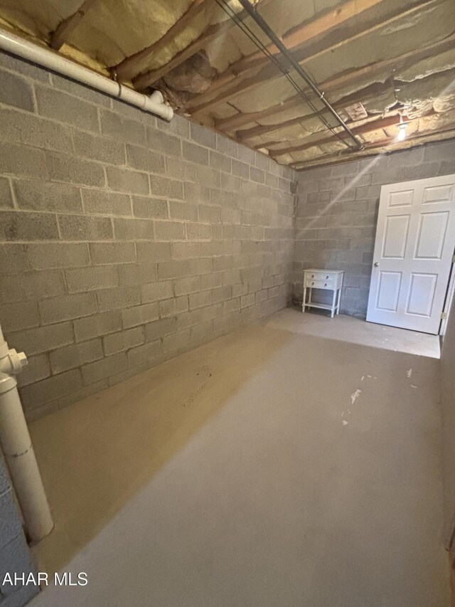 215 Red Fox Dr, Duncansville, PA 16635 - unfinished below grade area with concrete block wall