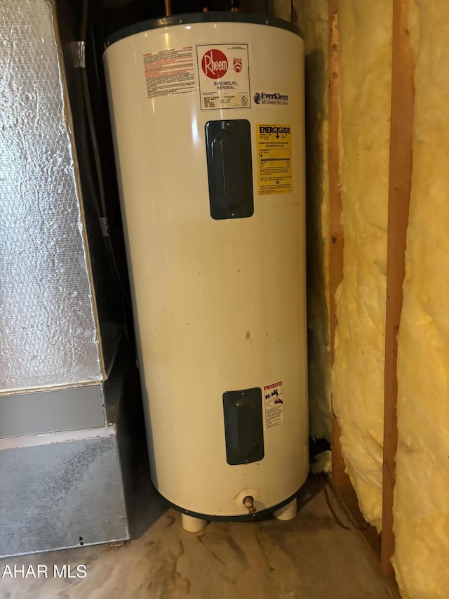 215 Red Fox Dr, Duncansville, PA 16635 - utilities featuring water heater