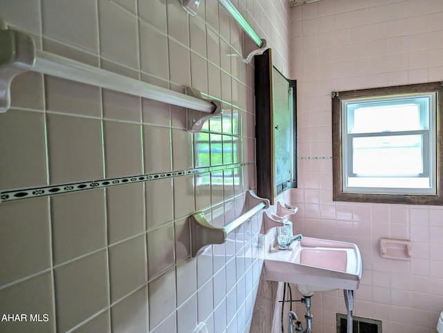 225 Mickel Ln, Duncansville, PA 16635 - bathroom featuring tile walls