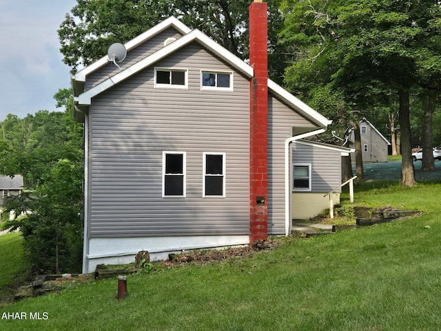 225 Mickel Ln, Duncansville, PA 16635 - view of side of property with a lawn