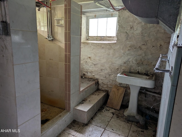 225 Mickel Ln, Duncansville, PA 16635 - full bath with a stall shower