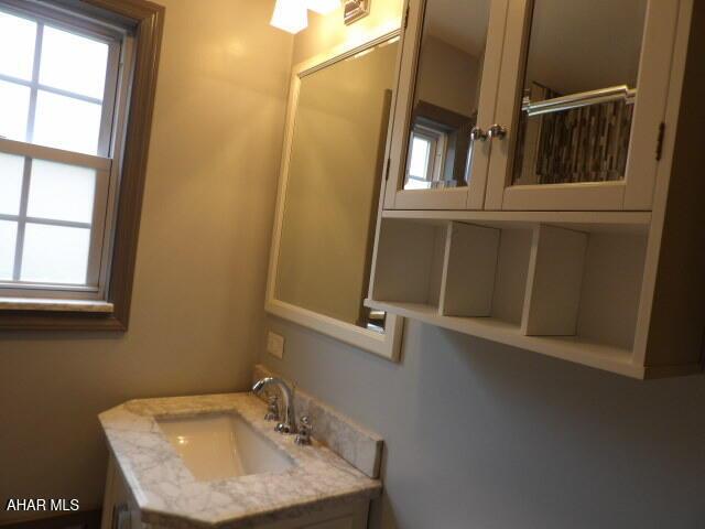 612 S Thomas St, Bedford, PA 15522 - photo 25