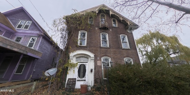 view of front facade