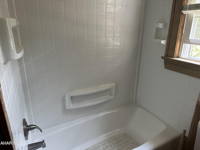 328 Avalon Rd, Altoona, PA 16601 - bathroom featuring shower / bathtub combination