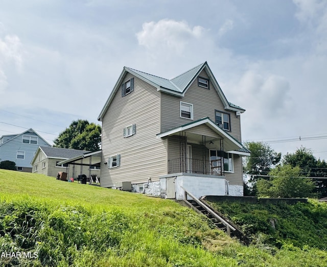 5017 Highland Park Ave, Altoona, PA 16602 - view of front of home with a front lawn and covered porch