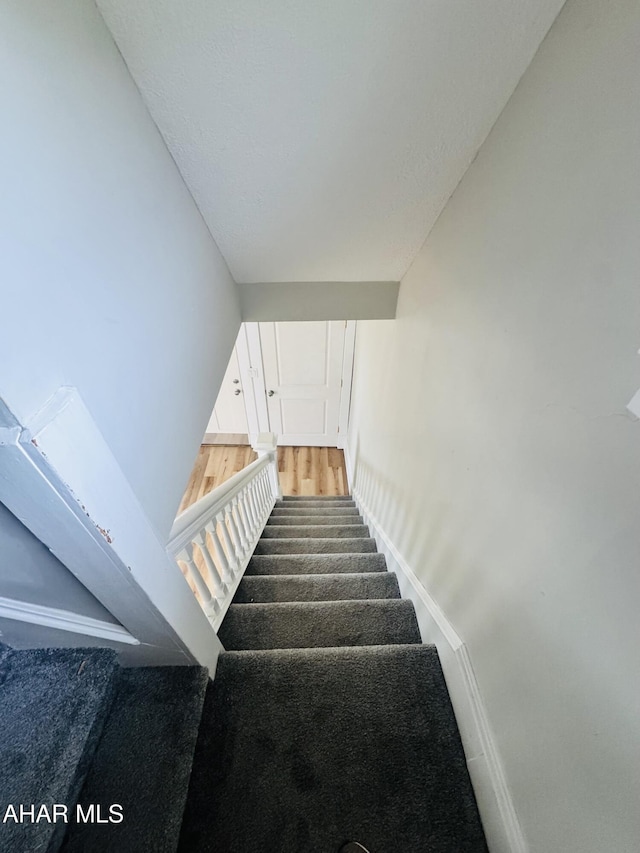 5017 Highland Park Ave, Altoona, PA 16602 - stairs with baseboards