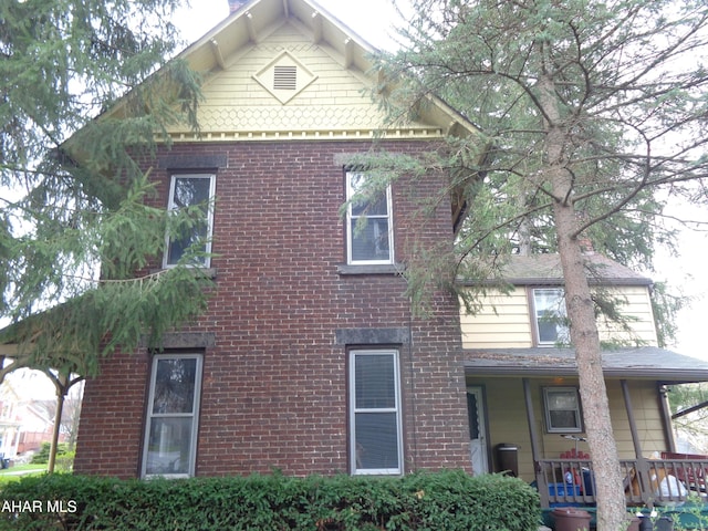 708 Blair St, Hollidaysburg, PA 16648 - view of side of property with brick siding
