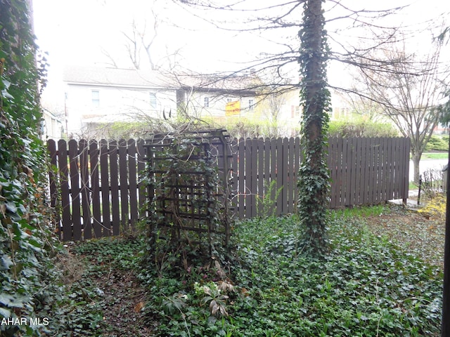 708 Blair St, Hollidaysburg, PA 16648 - view of yard with fence