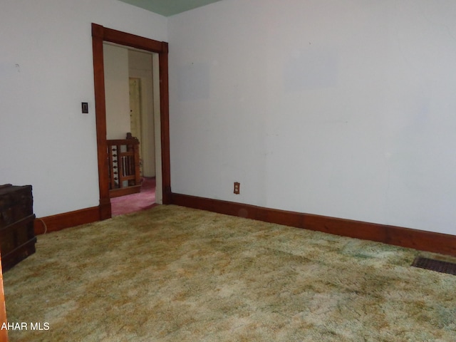 708 Blair St, Hollidaysburg, PA 16648 - carpeted empty room featuring baseboards