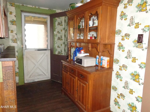 708 Blair St, Hollidaysburg, PA 16648 - entryway with dark wood-style flooring