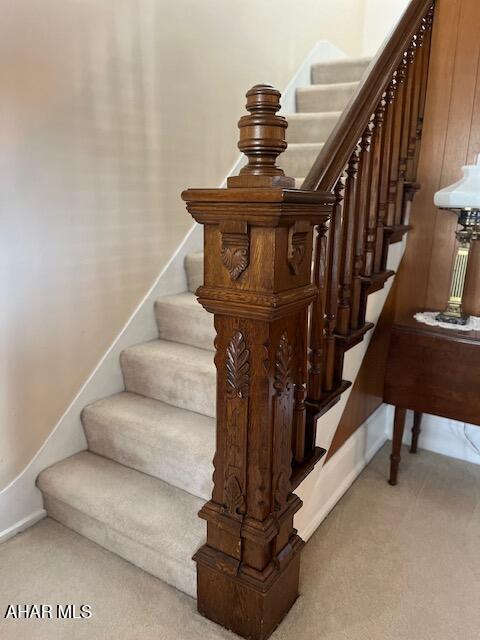 522 Wayne St, Hollidaysburg, PA 16648 - stairway with carpet