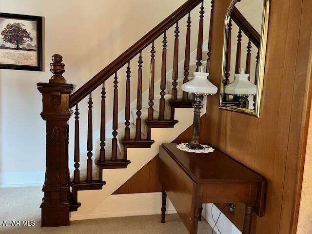 522 Wayne St, Hollidaysburg, PA 16648 - stairs featuring carpet