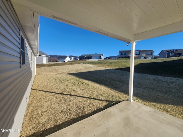 view of yard featuring a patio