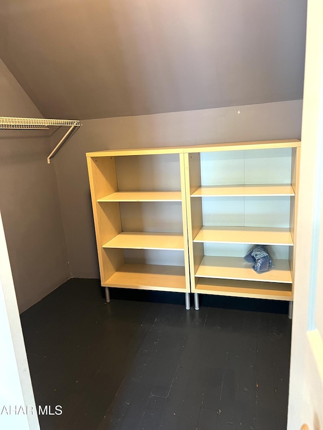 1008 N 3rd St, Altoona, PA 16601 - spacious closet featuring hardwood / wood-style floors