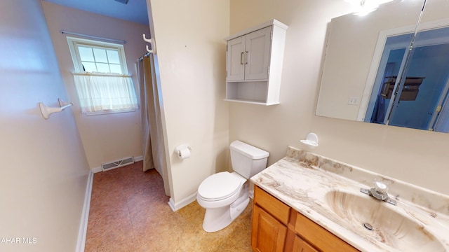 904 Holliday Hills Dr, Hollidaysburg, PA 16648 - bathroom with vanity and curtained shower