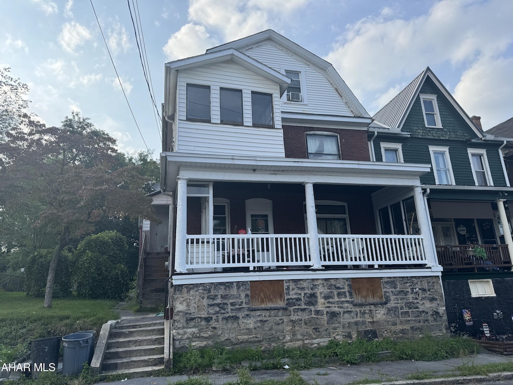 view of front of house featuring covered porch