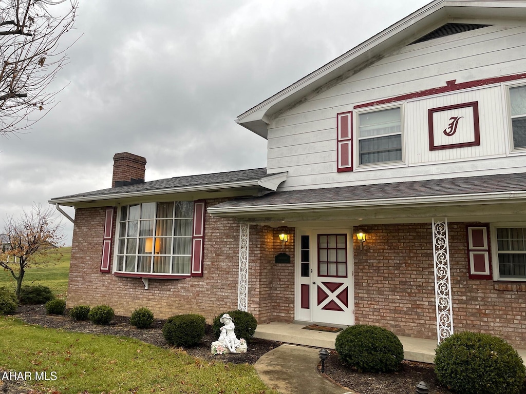 view of front of property