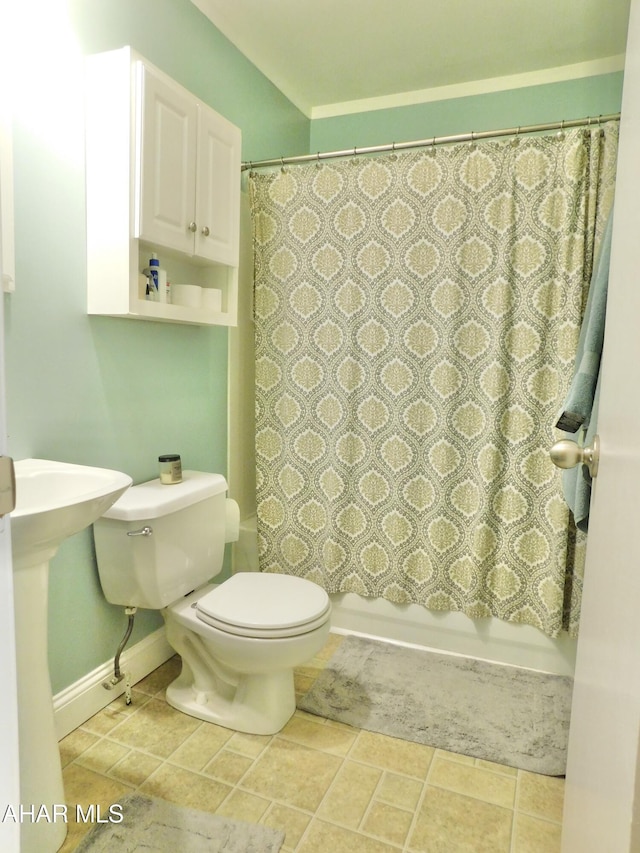 3004 Homers Gap Rd, Altoona, PA 16601 - bathroom with toilet and shower / bath combination with curtain