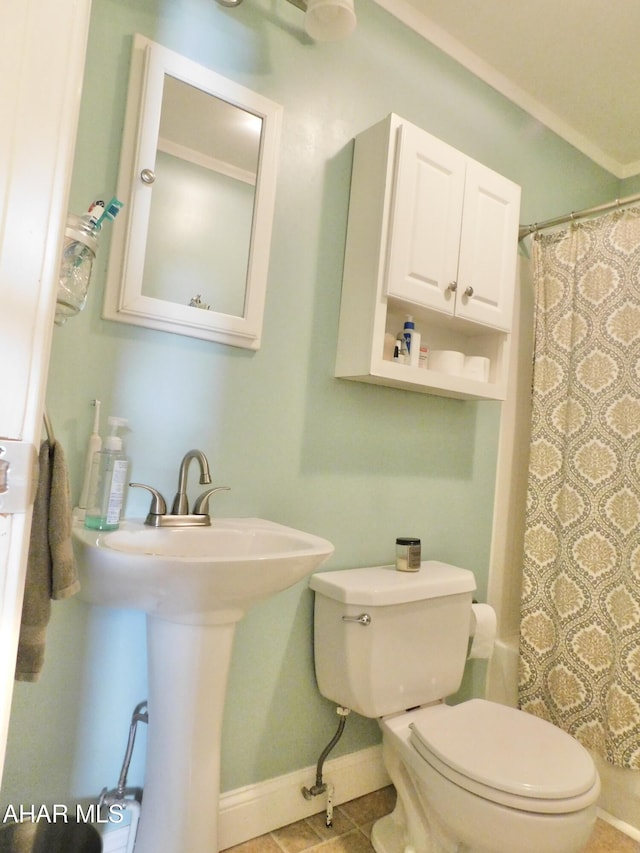 3004 Homers Gap Rd, Altoona, PA 16601 - bathroom with curtained shower and tile patterned flooring