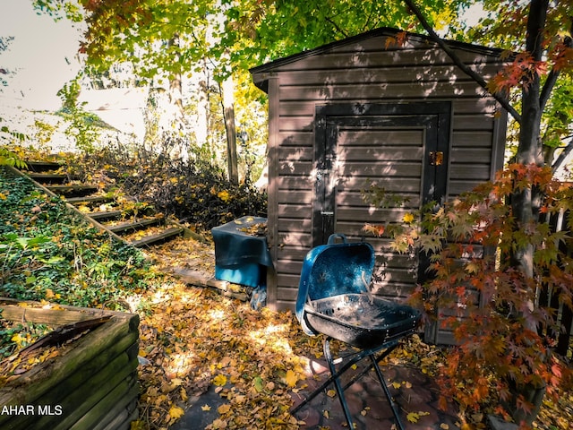 view of outbuilding