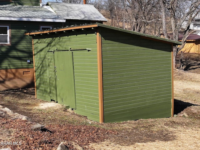 view of outbuilding