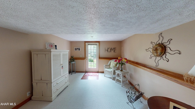 4701 Lynndale Rd, Altoona, PA 16602 - living area featuring light carpet and a textured ceiling