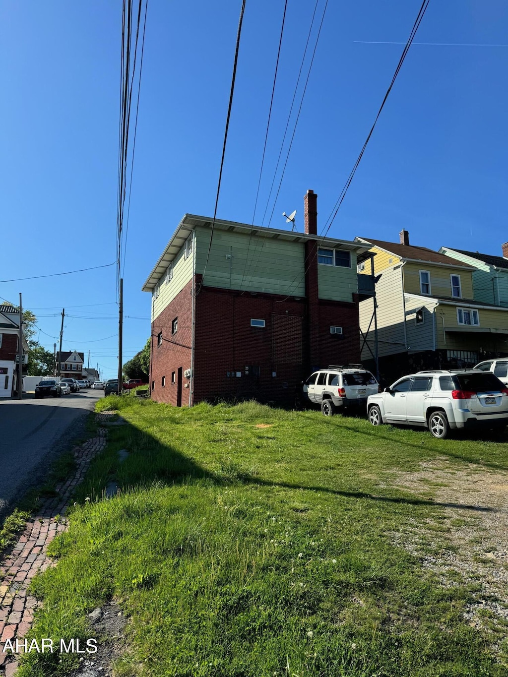 view of building exterior