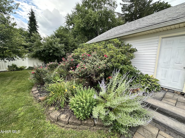 705 Clark St, Hollidaysburg, PA 16648 - view of yard