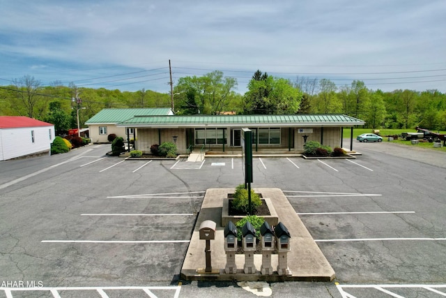 9510 Lincoln Hwy, Bedford, PA 15522 - view of uncovered parking lot