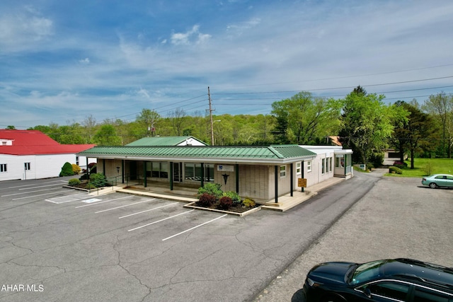 9510 Lincoln Hwy, Bedford, PA 15522 - view of property with uncovered parking