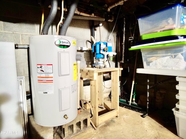 9510 Lincoln Hwy, Bedford, PA 15522 - utilities featuring water heater