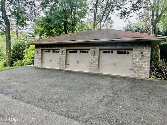 3405 Crescent Rd, Altoona, PA 16602 - view of detached garage