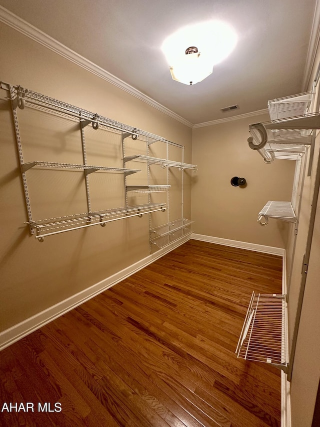 3405 Crescent Rd, Altoona, PA 16602 - walk in closet featuring wood finished floors