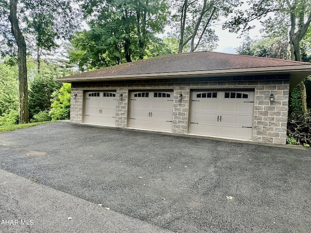 3405 Crescent Rd, Altoona, PA 16602 - view of detached garage