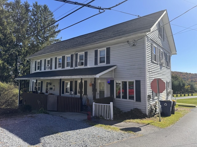 view of front of property featuring a porch