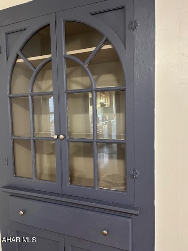 1008 21st Ave, Altoona, PA 16601 - detailed view of french doors