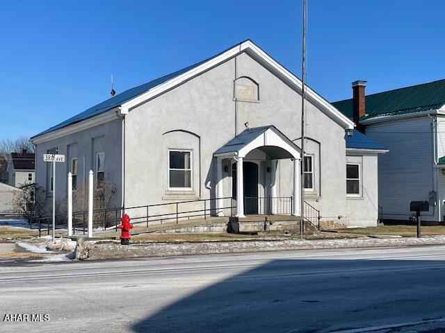 view of front of house