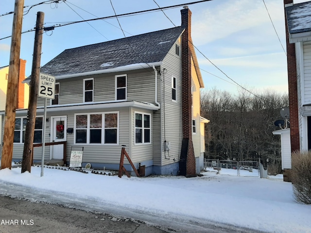 view of front property