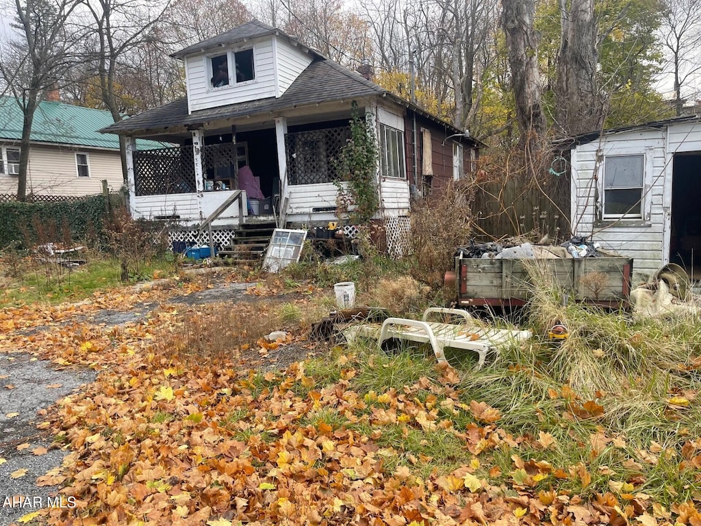 198 Sandy Run Rd, Altoona, PA 16601 - bungalow with covered porch