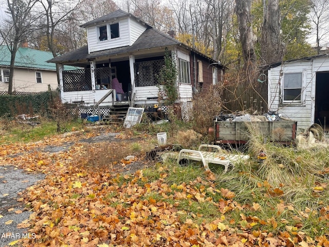 198 Sandy Run Rd, Altoona, PA 16601 - bungalow with covered porch
