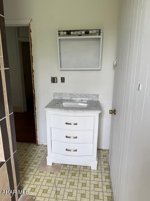 3091 Colonial Dr, Duncansville, PA 16635 - bathroom with vanity
